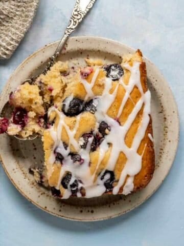 BLUEBERRY CAKE WITH LEMON GLAZE post feature image