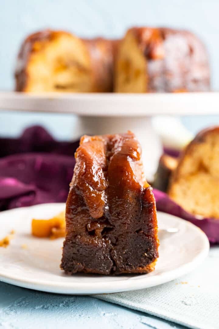 dark brown color of the peach pound cake.