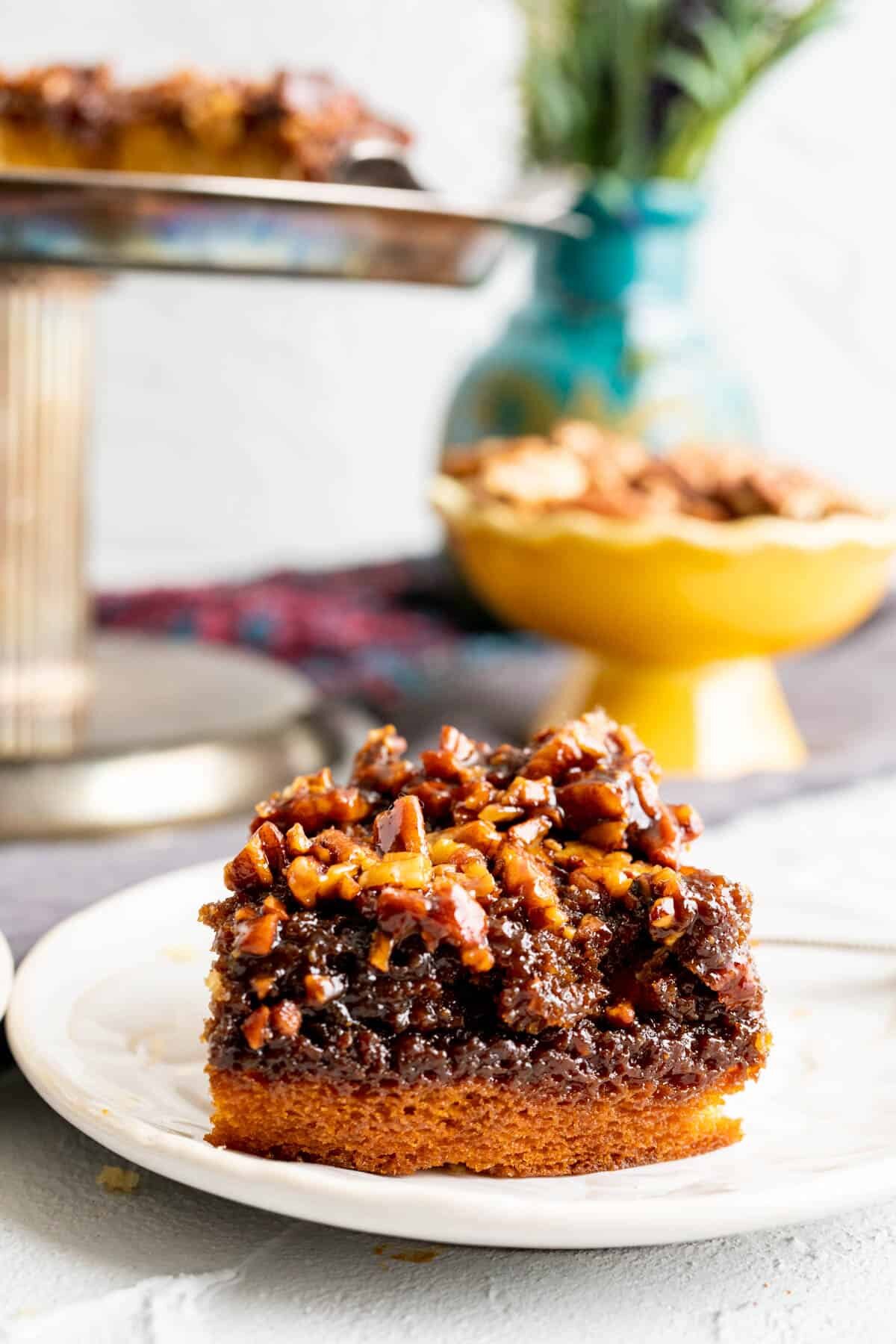 pecan-upside-down-cake-showing-the-edge-of-the-cake-slice